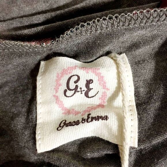 Grace & Emma NWT Solid/Plaid Top Size Small - Picture 6 of 6